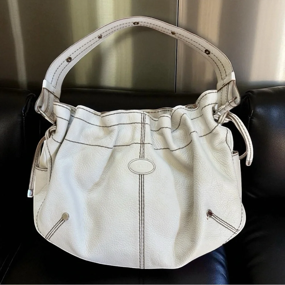TOD'S Miky Easy Media Shoulder Handbag in White Pebbled Leather - Picture 12 of 14